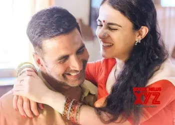 Akshay recalls how Radhikka Madan attended classes to learn to speak Marathi for ‘Sarfira’