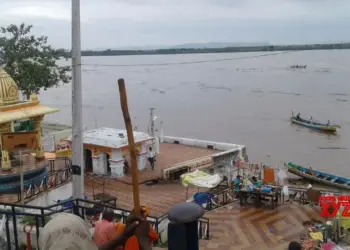 Godavari crosses first danger mark at Telangana’s Bhadrachalam