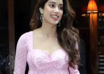 Janhvi Kapoor hospitalised following food poisoning