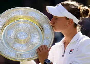 Wimbledon 2024: Krejcikova overcomes Paolini in three sets for first title at SW19