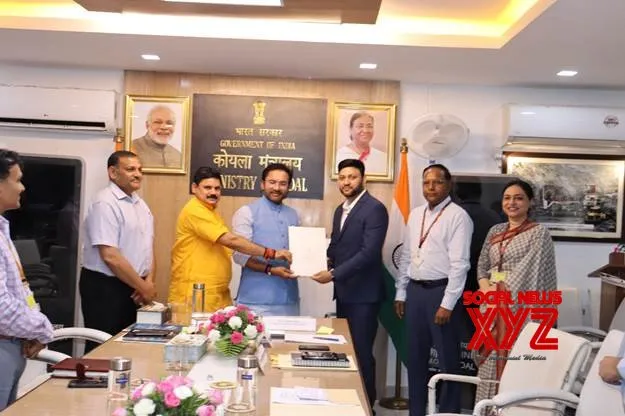 Coal Minister hands over 10 coal mines to successful bidders