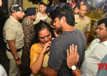 Kavitha turns emotional on meeting family after walking out of Tihar Jail