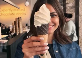 Mrunal Thakur flaunts this tempting delight on her cheat day