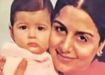 Neetu Kapoor takes a trip down the memory lane with this cute picture