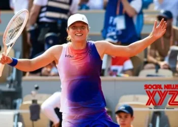 WTA Tour: Top seed Iga Swiatek races into quarters after rain-marred day