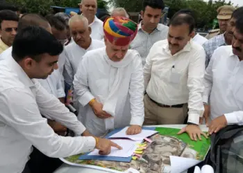 Gurugram: Union Minister Rao Inderjit Singh visits Bandhwari landfill site