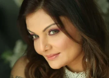 Dipshikkha Nagppal reveals how Dev Anand convinced her to work with him