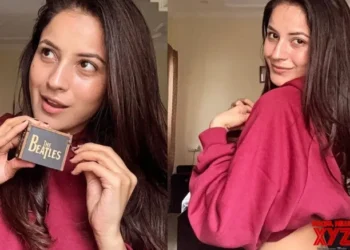 Shehnaaz Gill leaves fans drooling over her toned back in latest pic