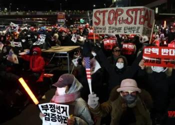 South Korea: Investigators halt execution of warrant to detain impeached Prez Yoon after standoff at presidential residence