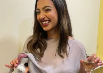 Radhika Apte shares first post after sparking controversy with breast pump photo