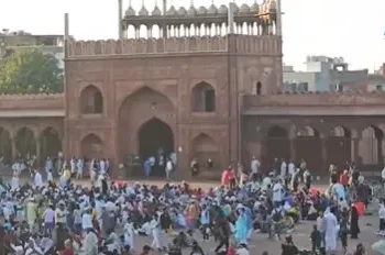 Delhi: Eid-ul-Fitr to be celebrated today; police on high alert amid bomb threats