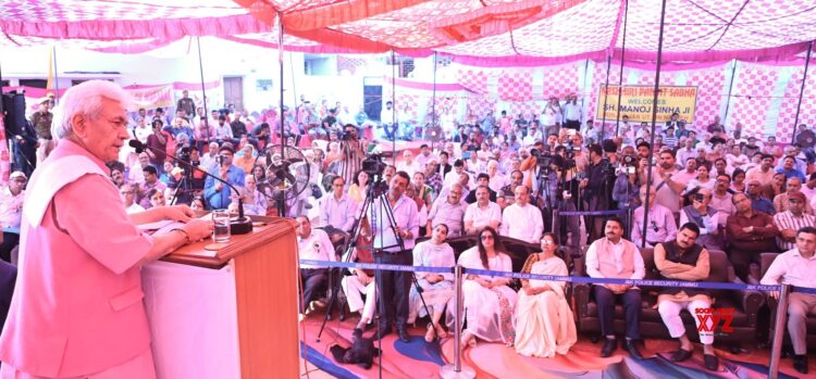 L-G Sinha says Central govt committed to ensure Kashmiri Pandits return to Kashmir