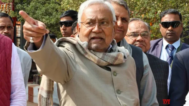 Nitish Kumar holds meeting with DGP, Chief Secretary to discuss law and order situation