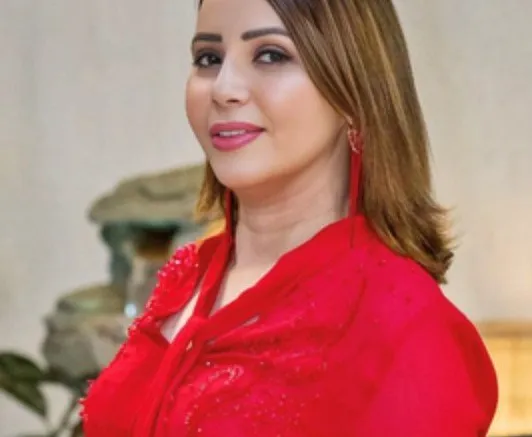 Rozlyn Khan Calls Out Hina Khan’s Cancer Portrayal, Suggests Movie with Her as Lead