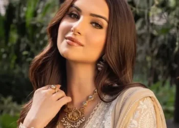 Tara Sutaria enjoys ‘Seafood Saturday’ at home