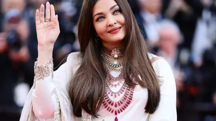Aishwarya Rai makes for a true Indian beauty in an elegant saree at Cannes 2025