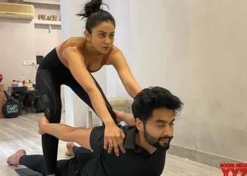 Rakul Preet Singh says ‘Yoga reminds us to be present’ this World Yoga Day