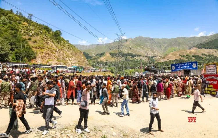Amid unprecedented security, Amarnath Yatri figure likely to cross 3 lakh today