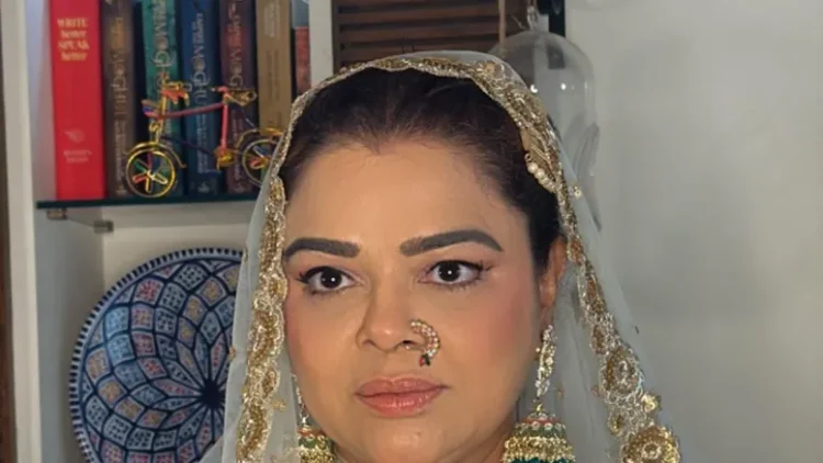 Gulfam Khan Hussain pays tribute to legendary Meena Kumari in Pakeezah style