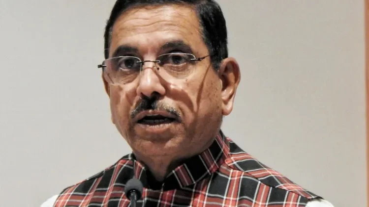 K’taka CM making false statements on fertilizers’ shortage: Union Minister