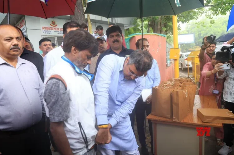 Delhi: PWD workers try air-ventilated cool vests to fight heat