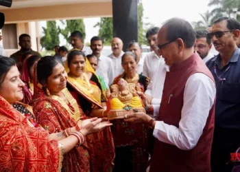 Union Minister Shivraj Singh Chouhan interacts with Lakhpati Didis in Gujarat