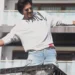 Fan pretends to be delivery boy to enter Shah Rukh Khan’s Mannat, guard has a hilarious reaction