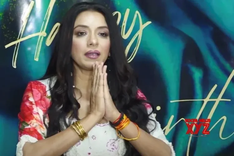 Rupali Ganguly Speaks Out on Supreme Court Stray Dog Order & Jaya Bachchan Incident