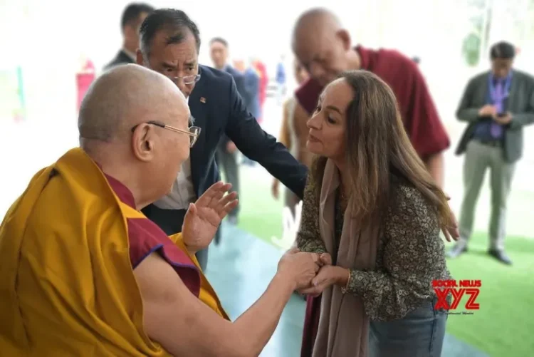 Soni Razdan meets Dalai Lama, says ‘Some experiences don’t need words’