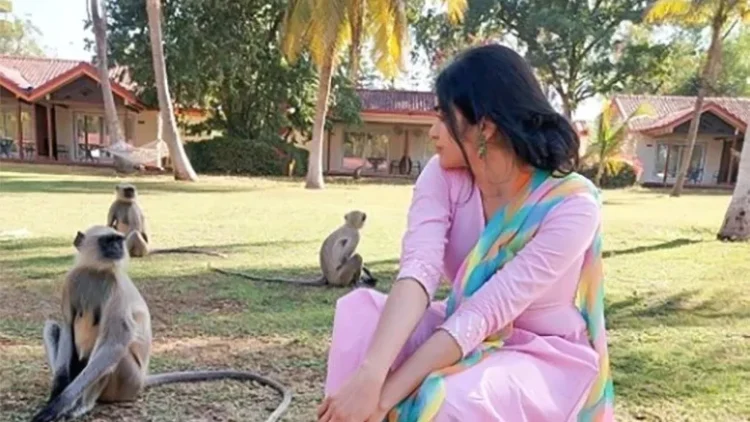 Adah Sharma marks Navratri with a heartwarming gesture towards monkeys