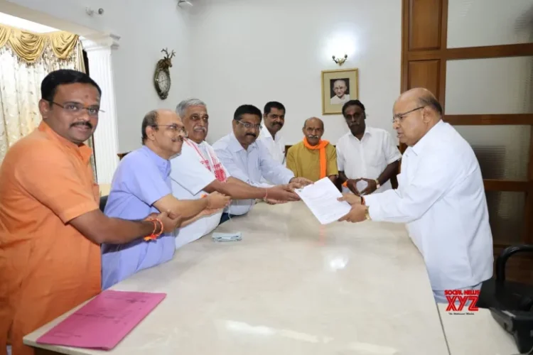 Free Hindu temples from govt control: VHP delegation to K’taka Guv