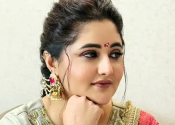 Rashami Desai drops her Navratri mantra, ‘When In Doubt, Garba It Out’