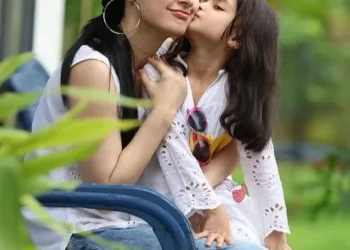 Sanjeeda Shaikh gives a rare glimpse of her little girl, Ayra