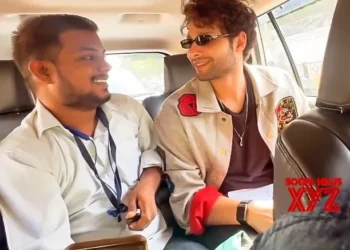 Siddhant Chaturvedi enjoys a meet cute with an admirer during his Varanasi visit