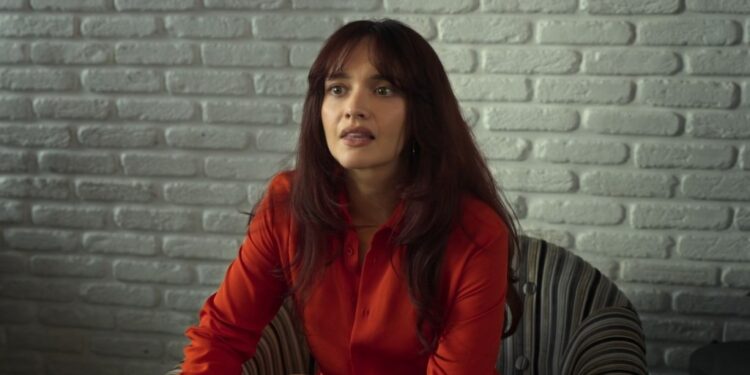 The Girlfriend Episode 3 and 4 Recap: Laura Plays a Dangerous Game