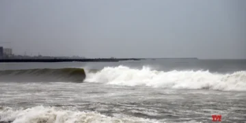 Cyclone Montha’s landfall continues near Kakinada