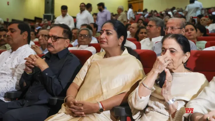 Delhi BJP chief slams AAP’s misleading comments on health services