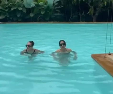 Neena Gupta finds a swimming partner in Soni Razdan