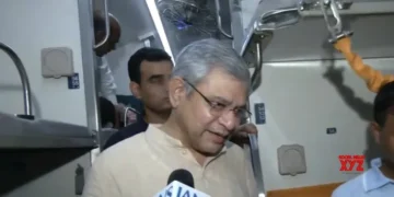 Railways to run 7,800 more trains, War Rooms monitoring festive rush: Vaishnaw