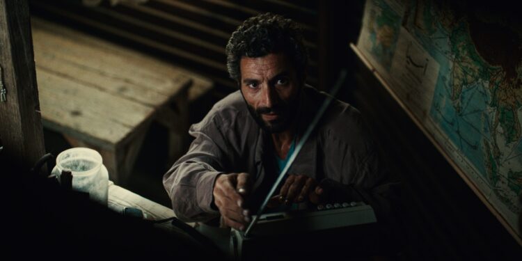 Directed by Matty Brown, Netflix’s thriller movie ‘The Sand Castle’ is a tale of survival that is narrated through the eyes of a family of fo