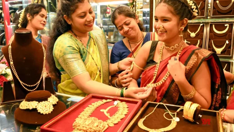 Gold records 3rd weekly loss amid fading hopes of US Fed rate cut