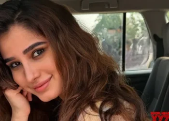 Rasha Thadani drops a series of pictures ‘between moonlight and laughter’