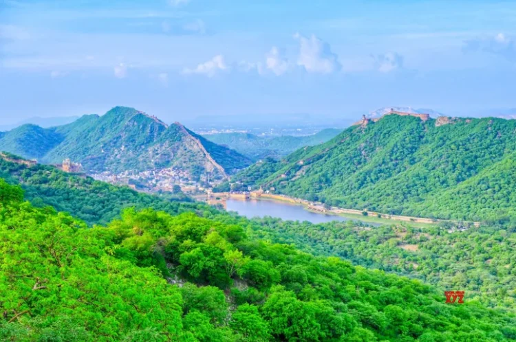SC to hold crucial suo motu hearing on Aravalli definition today