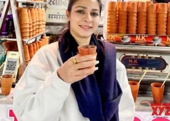 Tanishaa Mukerji enjoys her piping hot ‘Kulhad wali chai’ amidst chilly weather in Indore