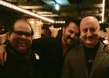 Anupam Kher’s 2016 memories feature late buddy Satish Kaushik