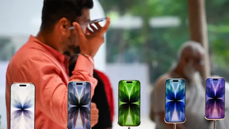 Apple iPhone shipments surge 24 pc in India in 2025