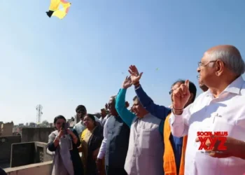Gujarat CM inaugurates Gandhinagar Kite festival 2026; takes part in kite-flying