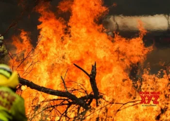 Life-threatening bushfire in Australia prompts evacuation order
