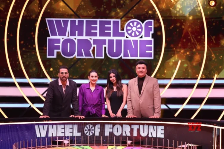 Akshay Kumar grooves to ‘Chura Ke Dil Mera’ with Anu Malik