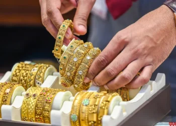 Gold, silver continue to trade within consolidation band amid mild profit booking